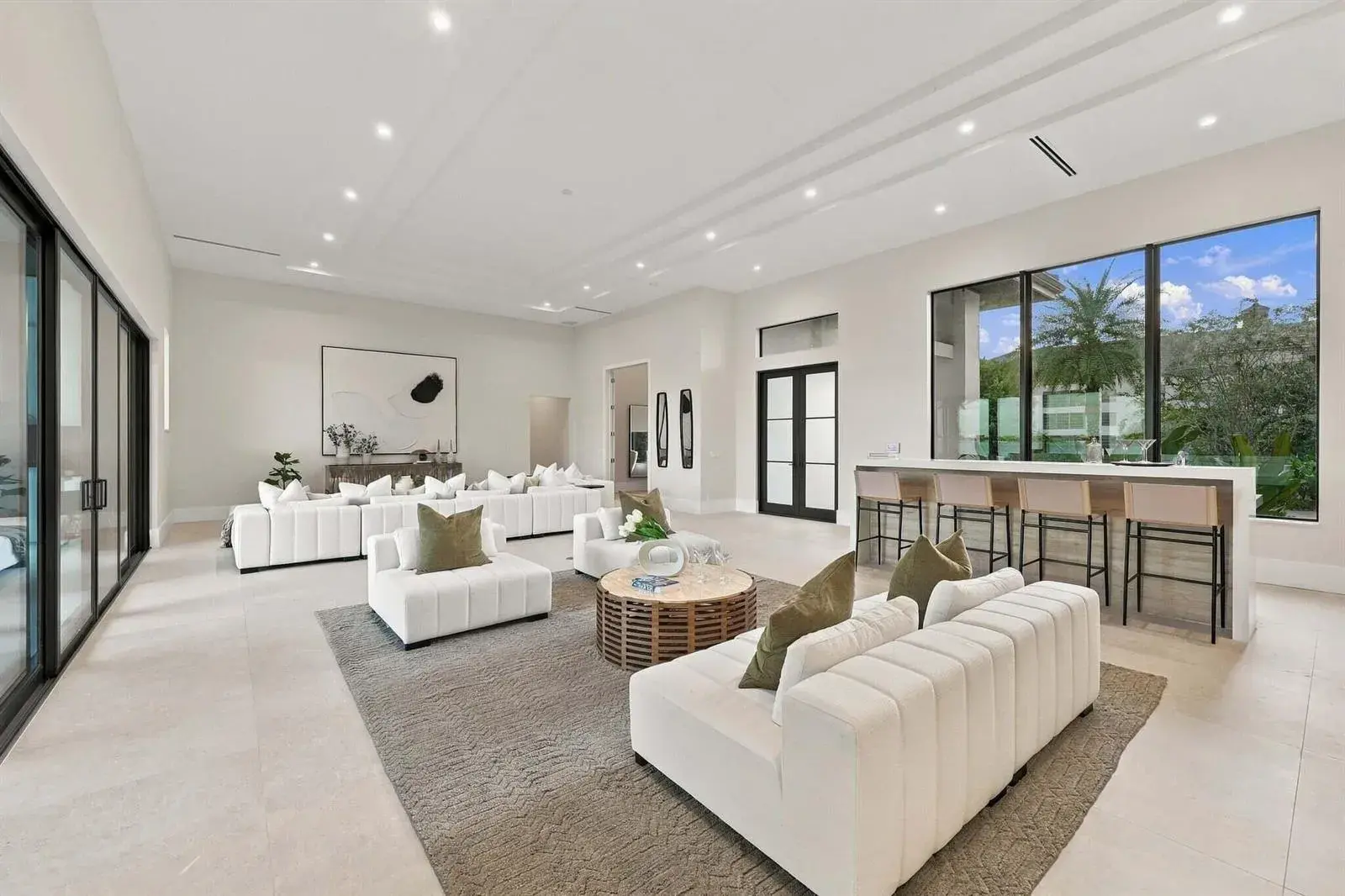 3500 EMBASSY Drive, West Palm Beach FL 33401