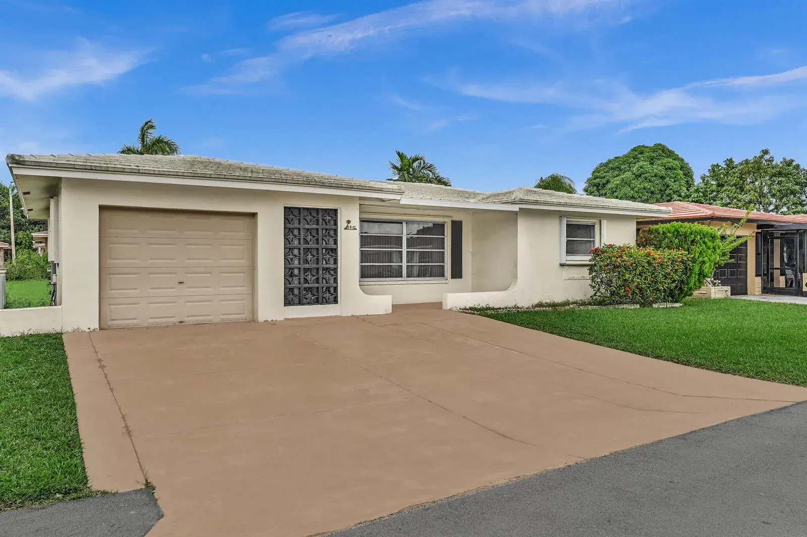 4402 NW 43rd Terrace, Tamarac FL 33319