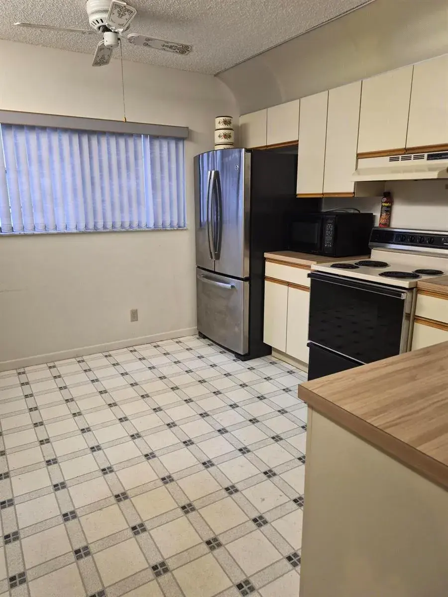 15251 LAKES OF DELRAY Boulevard # 327, Delray Beach FL 33484