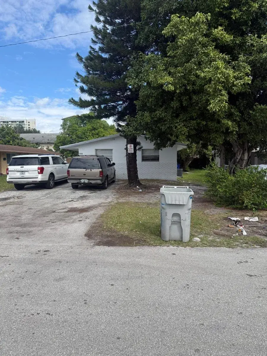 711 SW 7th Street # 2, Pompano Beach FL 33060
