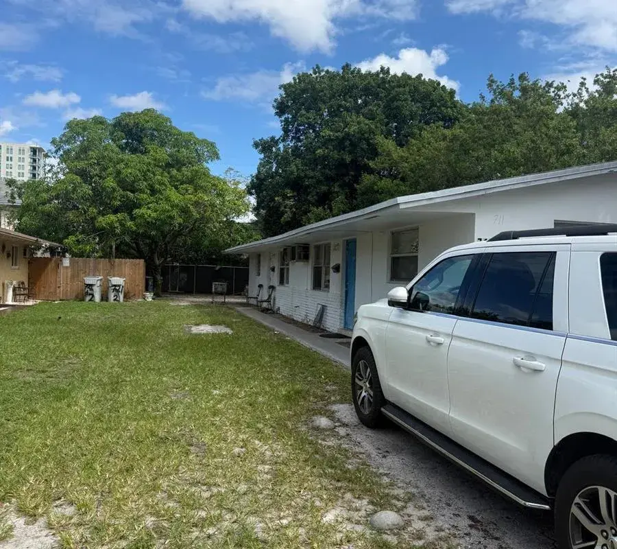 711 SW 7th Street # 2, Pompano Beach FL 33060