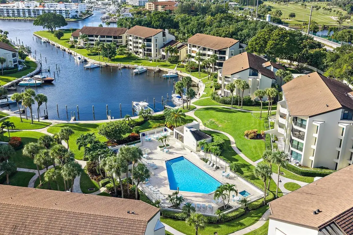 1124 MARINE Way W, North Palm Beach FL 33408