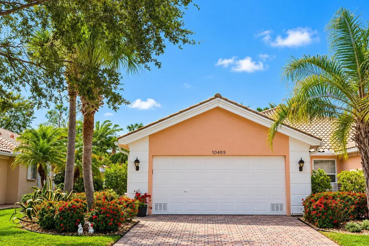 10489 SW Stratton Drive, Port St. Lucie FL 34987