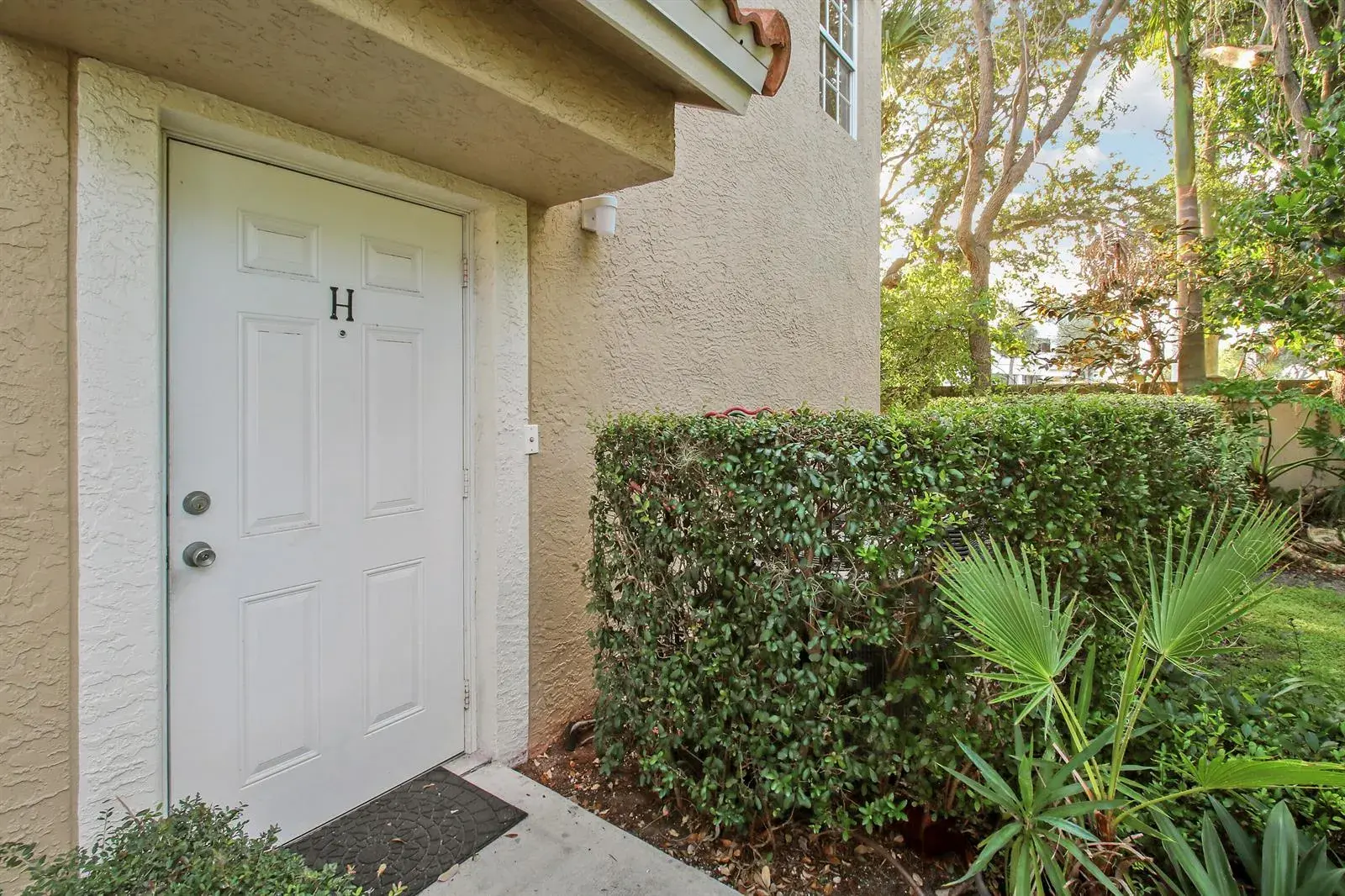 111 LIGHTHOUSE Circle # H, Tequesta FL 33469