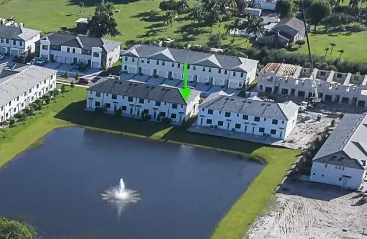 6753 KAVAGI Drive # 28, Lantana FL 33462