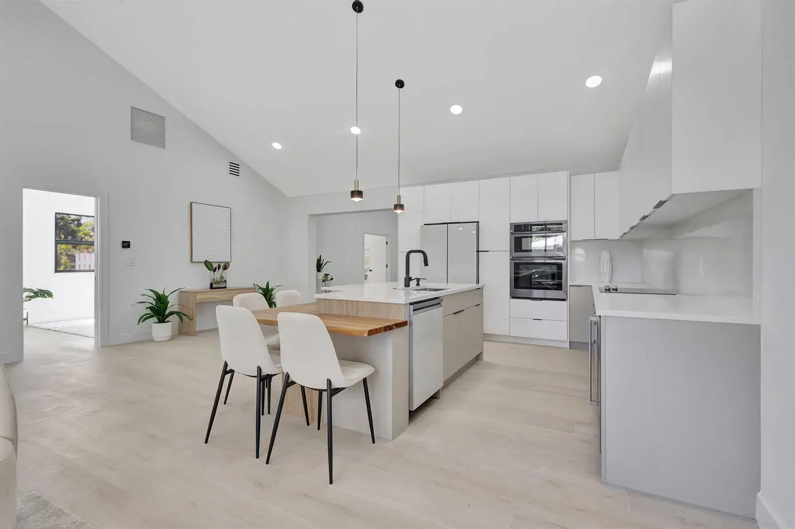 338 Palmetto Street, West Palm Beach FL 33405