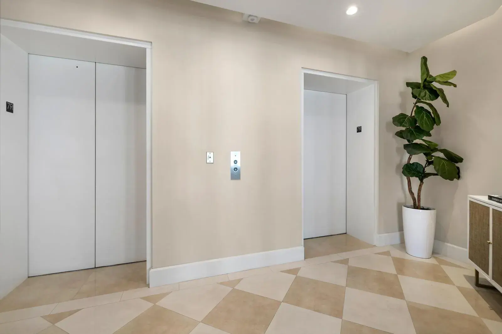 301 N Birch Road # 7N, Fort Lauderdale FL 33304