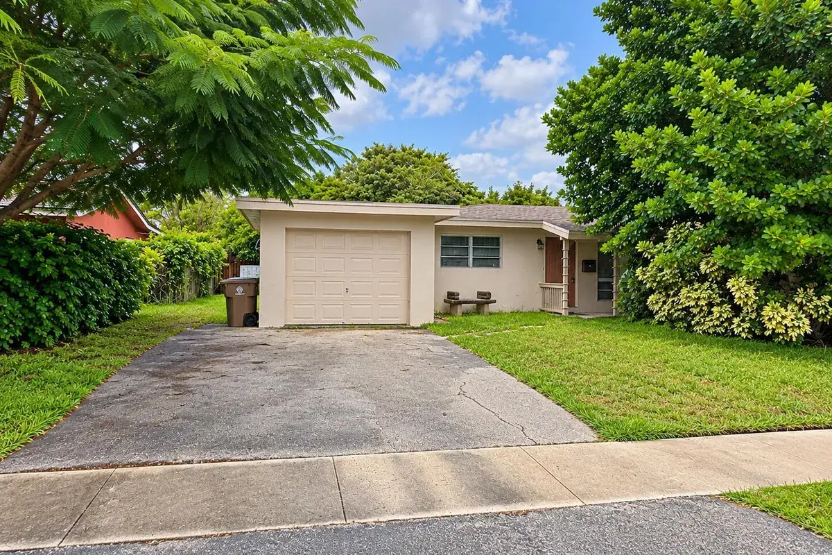 1025 SE 14TH Street, Deerfield Beach FL 33441
