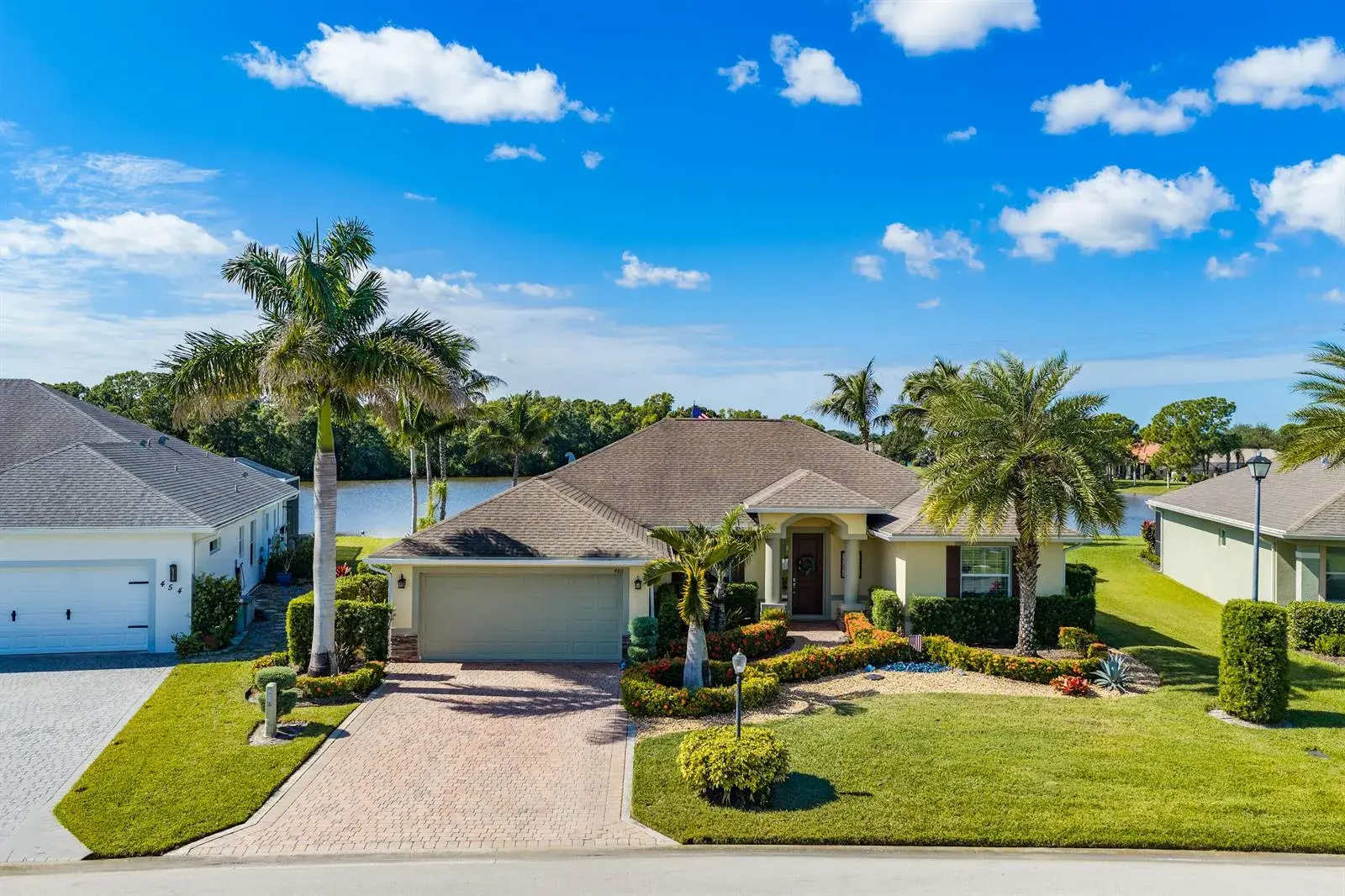 460 SW VISTA LAKE Drive, Port St. Lucie FL 34953