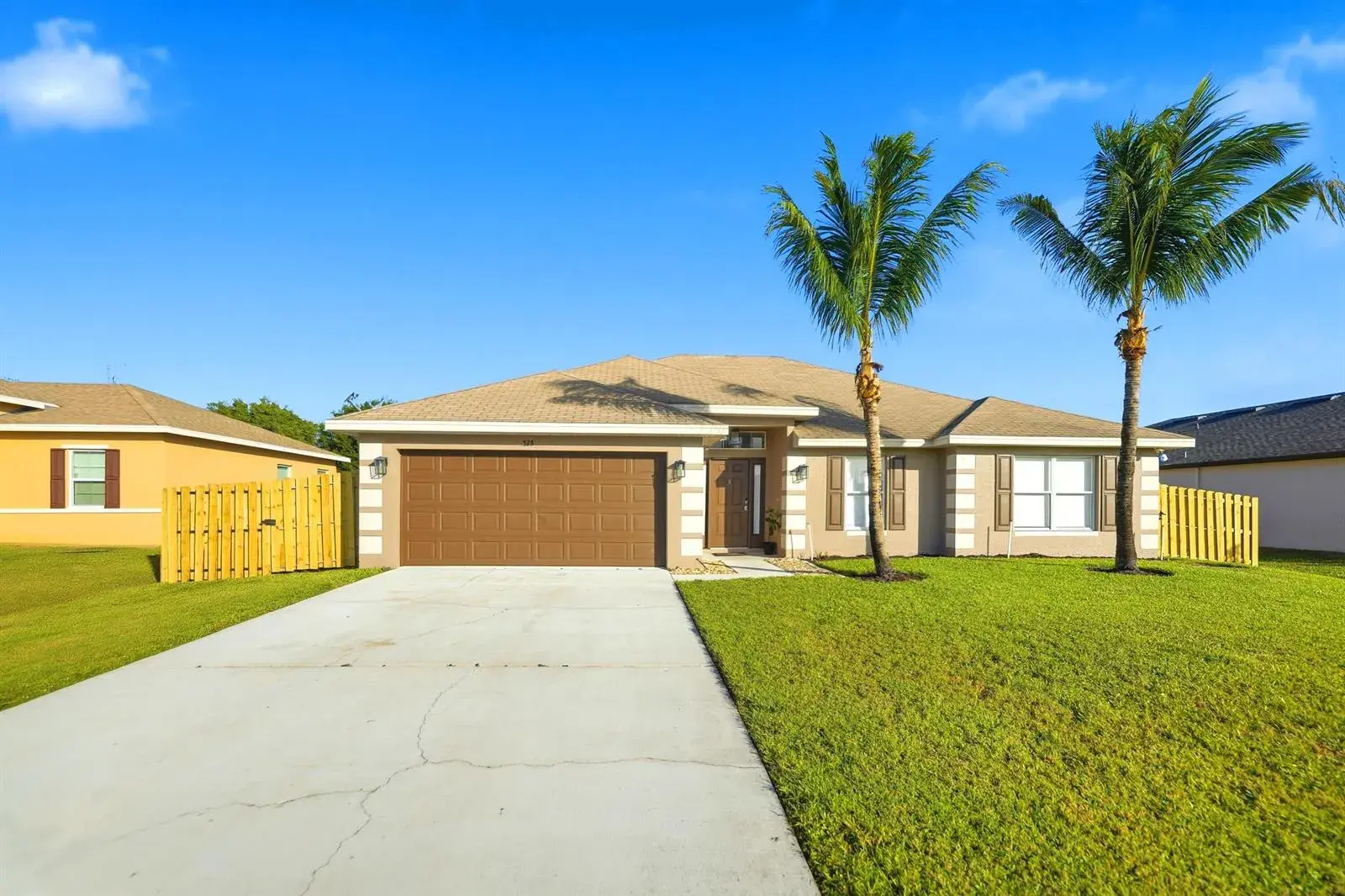 525 SW HALDEN Avenue, Port St. Lucie FL 34953