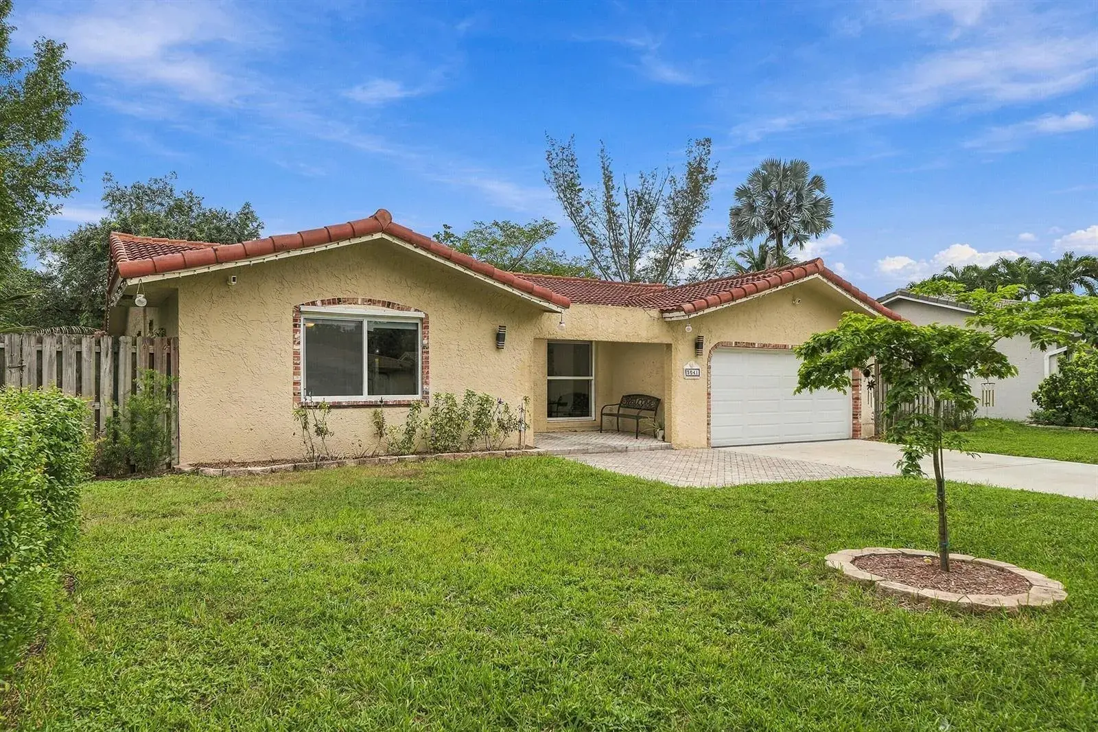 9041 NW 27TH Place, Coral Springs FL 33065