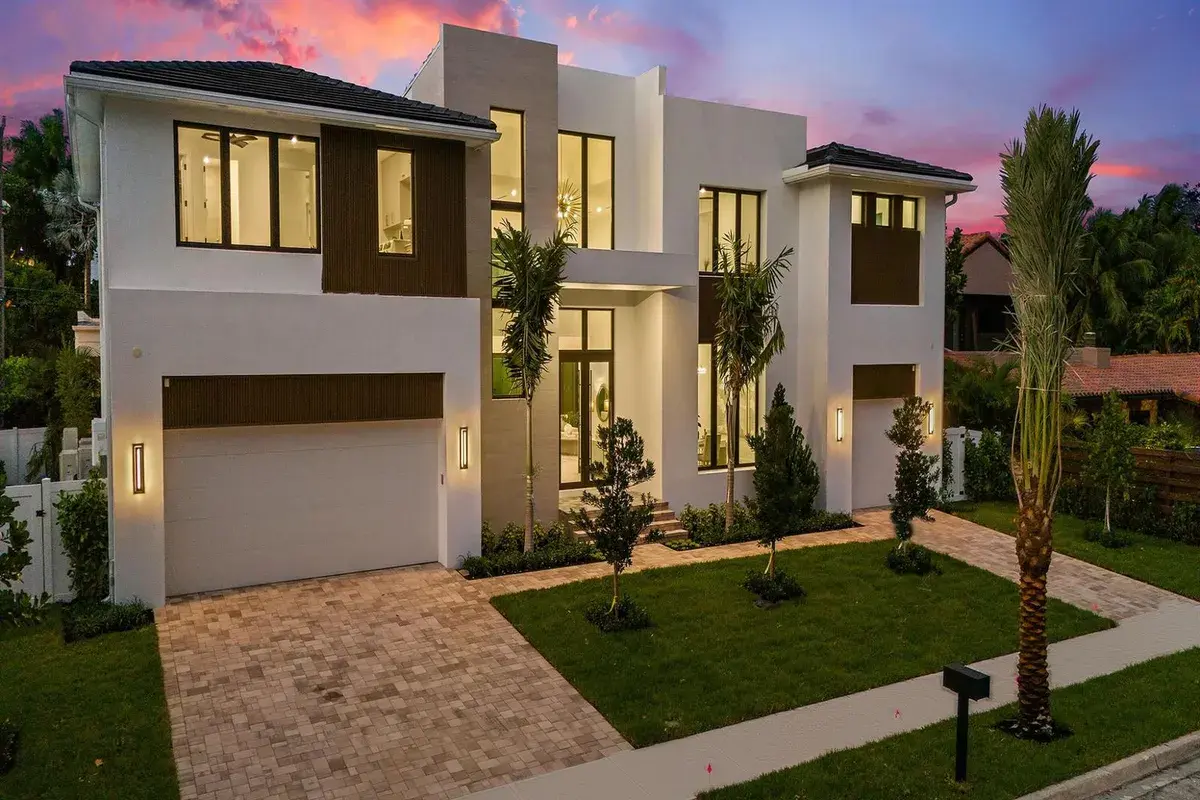 2737 NE 18th Street, Fort Lauderdale FL 33305