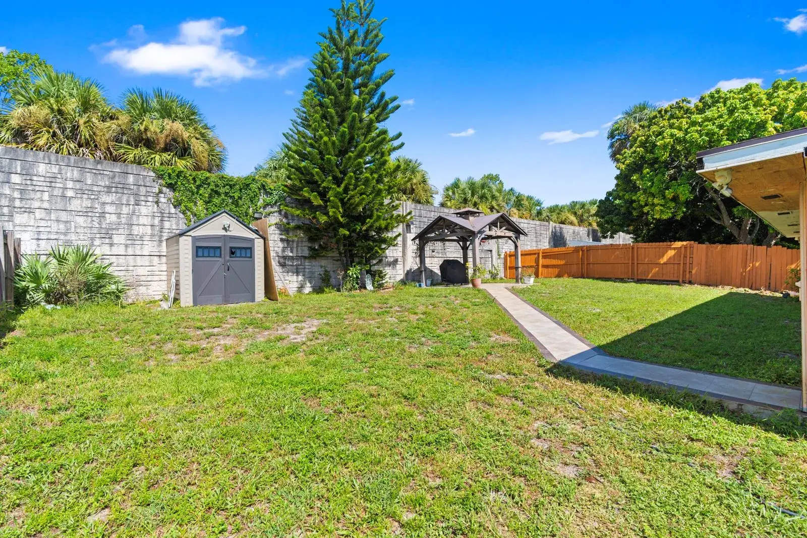 9978 Moss Pond Drive, Boca Raton FL 33496