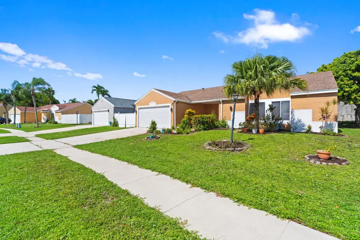 9978 Moss Pond Drive, Boca Raton FL 33496