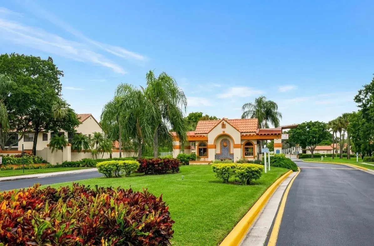 25 Centennial Court, Deerfield Beach FL 33442