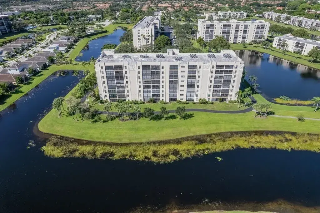 7260 KINGHURST Drive # 502, Delray Beach FL 33446