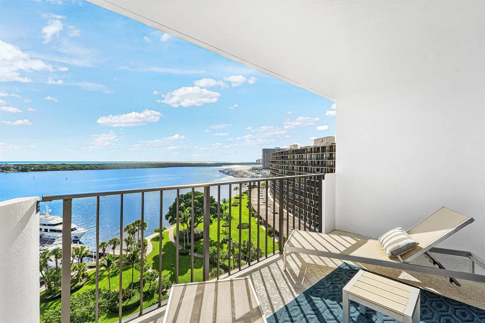 1200 Marine Way # 902, North Palm Beach FL 33408