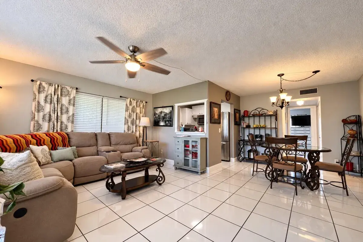 153 CAMBRIDGE G, West Palm Beach FL 33417