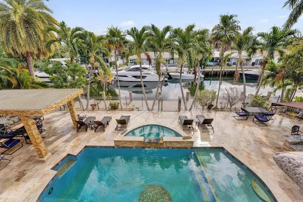 2340 NE 47TH Street, Lighthouse Point FL 33064