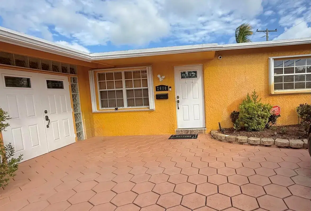 2610 NW 43RD Avenue, Lauderhill FL 33313