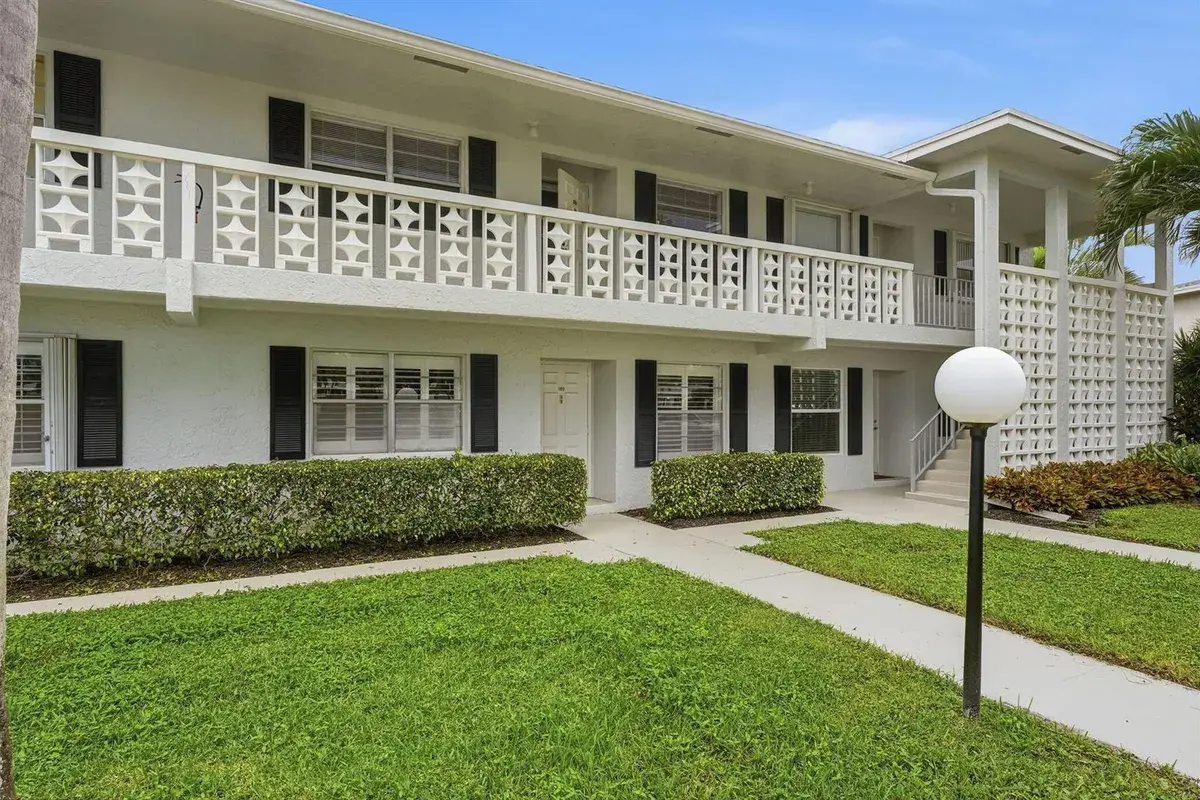 2480 Juniper Drive, Delray Beach FL 33445