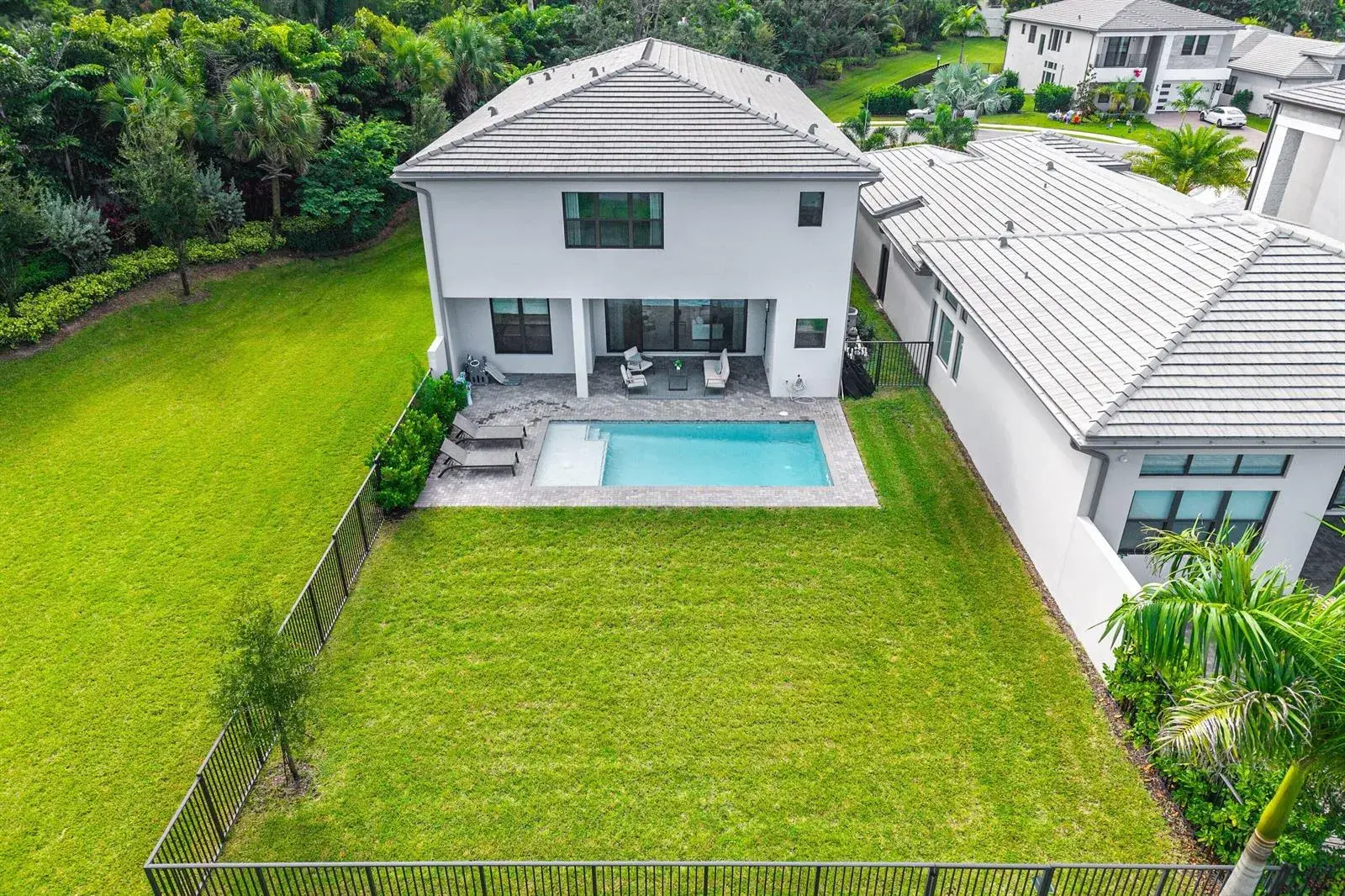8209 ESSEX COUNTRY CLUB Drive, Boca Raton FL 33434