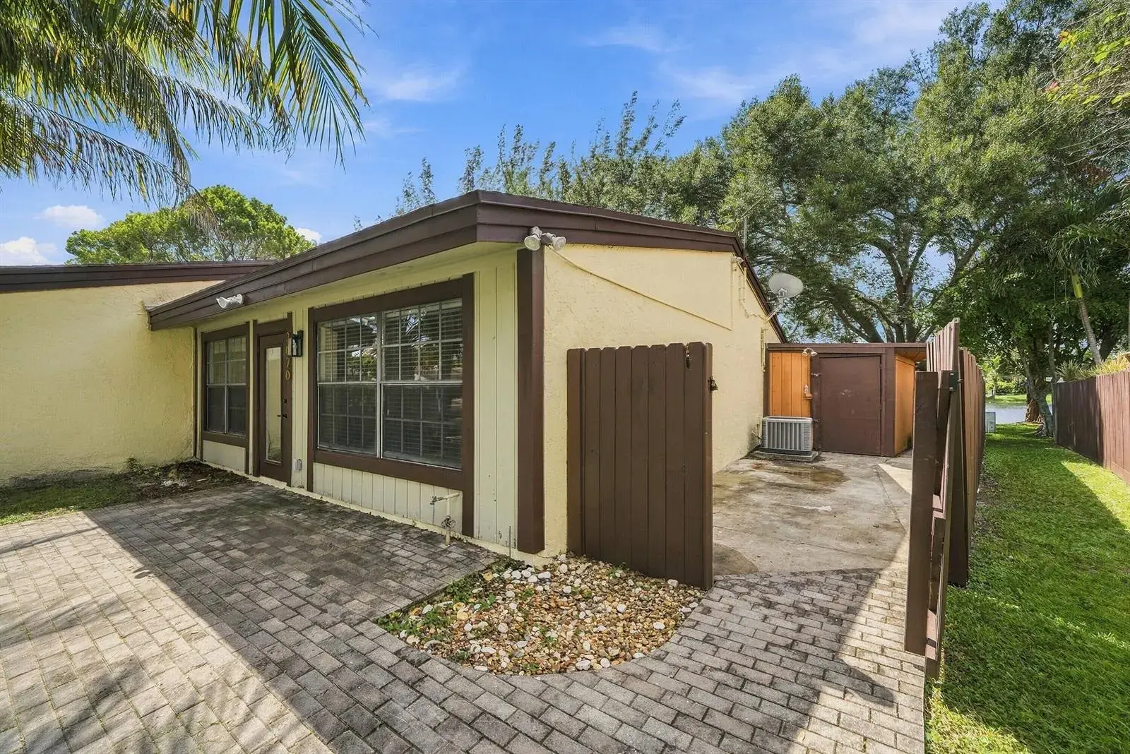 2070 Sweet Gum Avenue, Pembroke Pines FL 33026