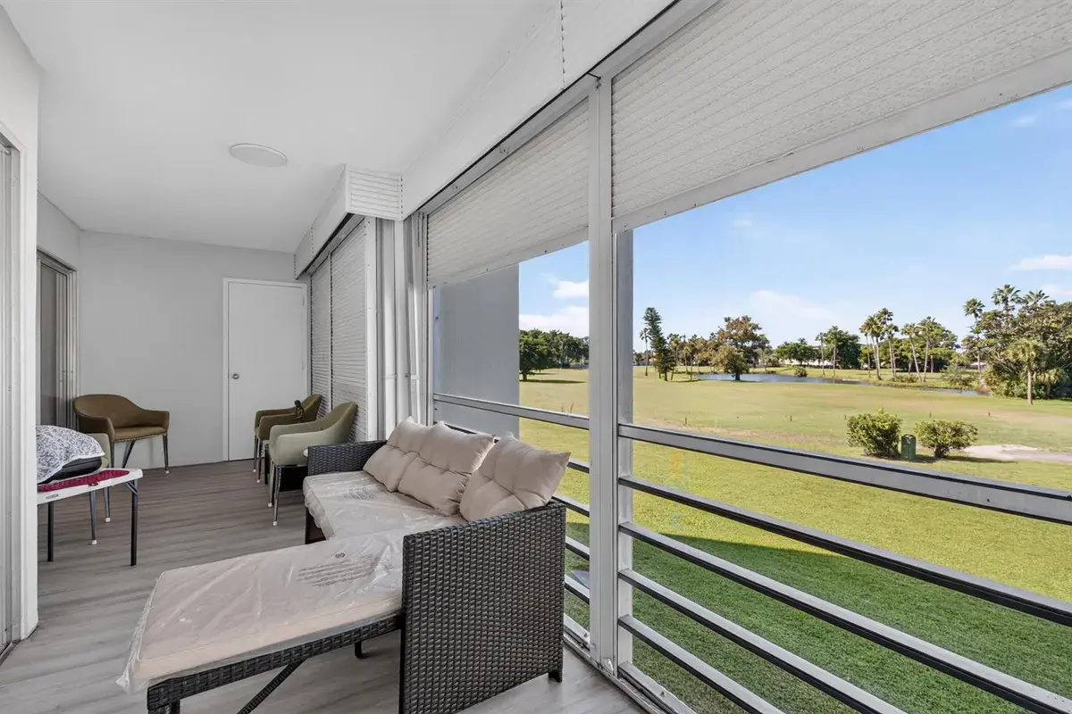3871 VIA POINCIANA # 202, Lake Worth FL 33467