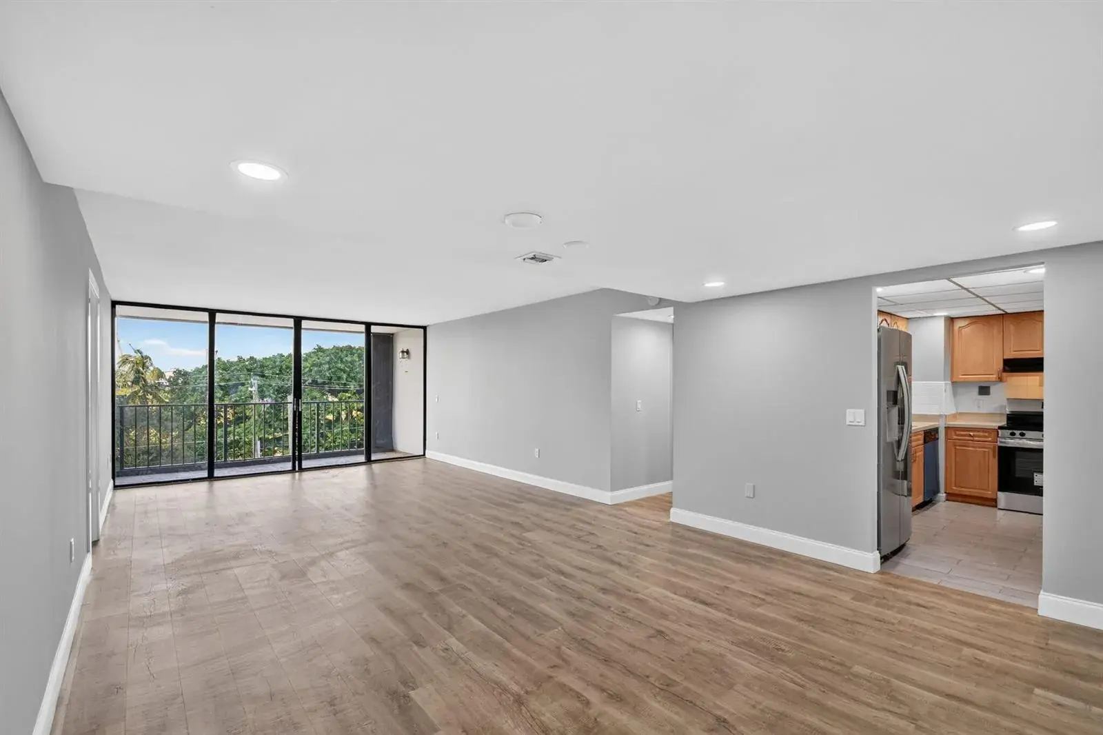 5600 N FLAGLER Drive # 306, West Palm Beach FL 33407