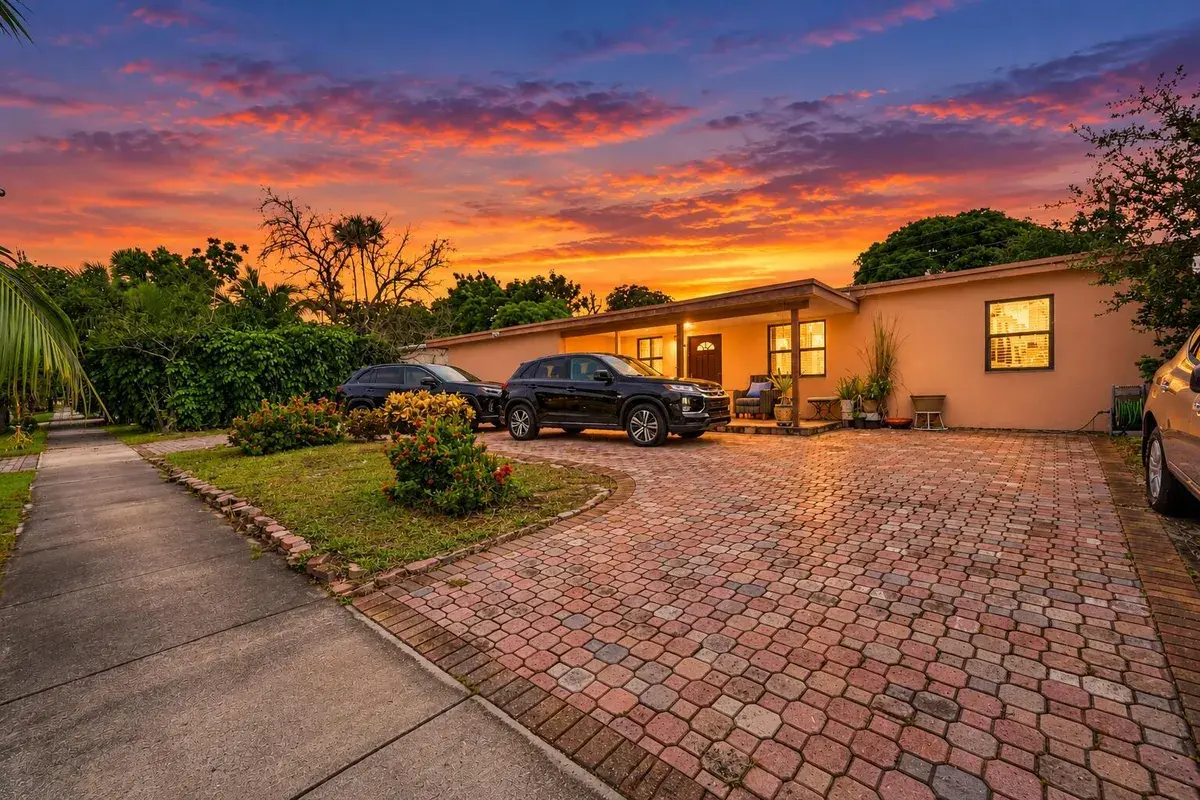 4972 NE 14TH Avenue, Pompano Beach FL 33064