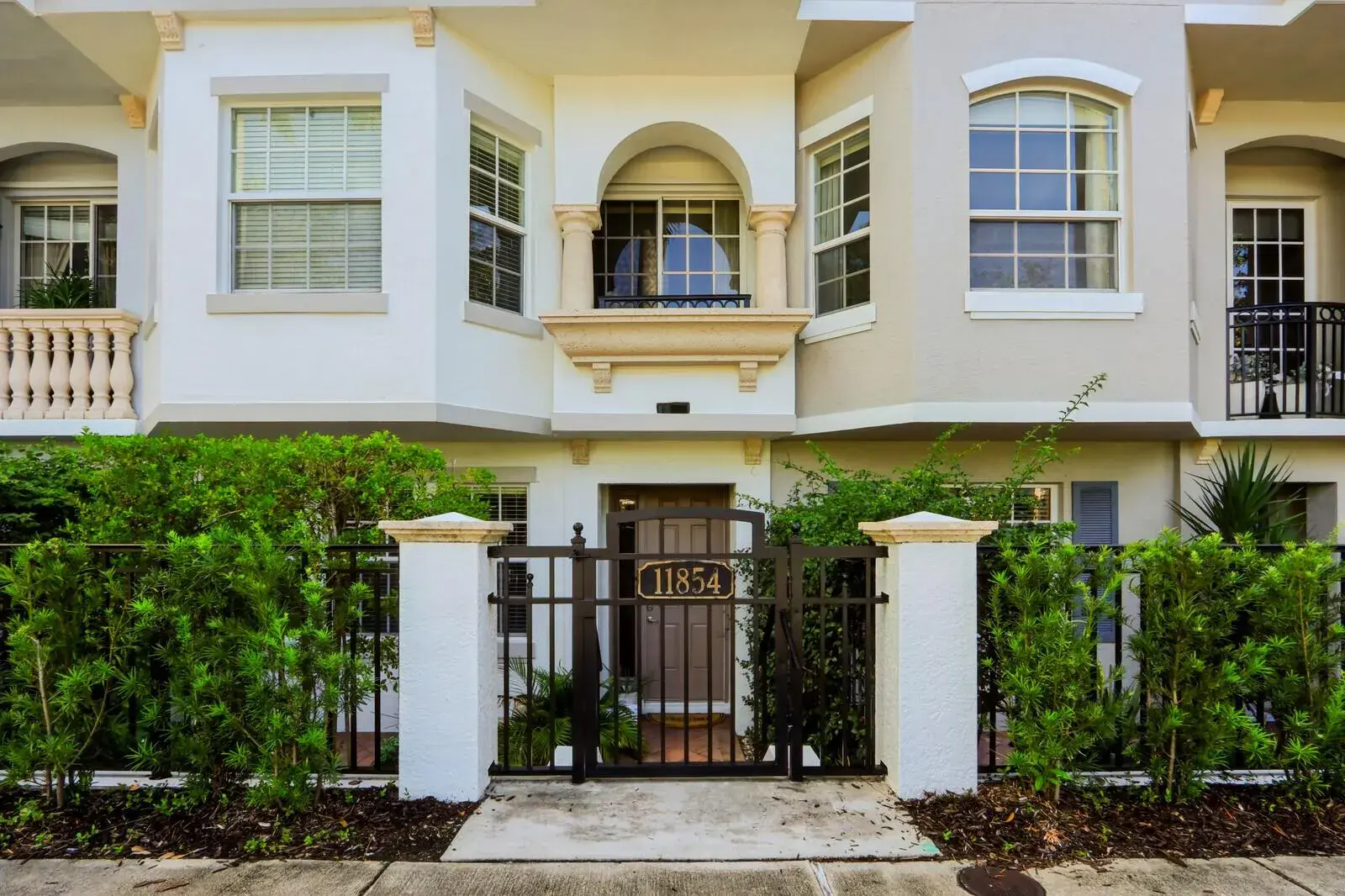 11854 VALENCIA GARDENS Avenue, Palm Beach Gardens FL 33410