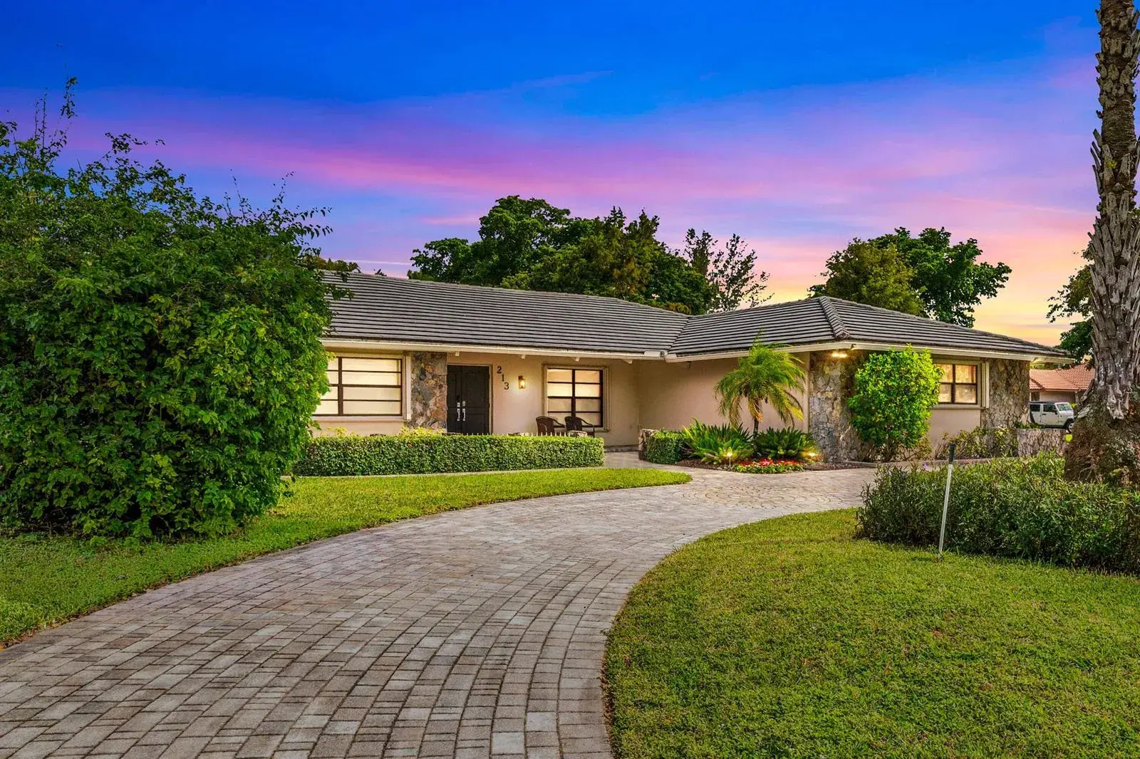 213 NW 94TH Way, Coral Springs FL 33071
