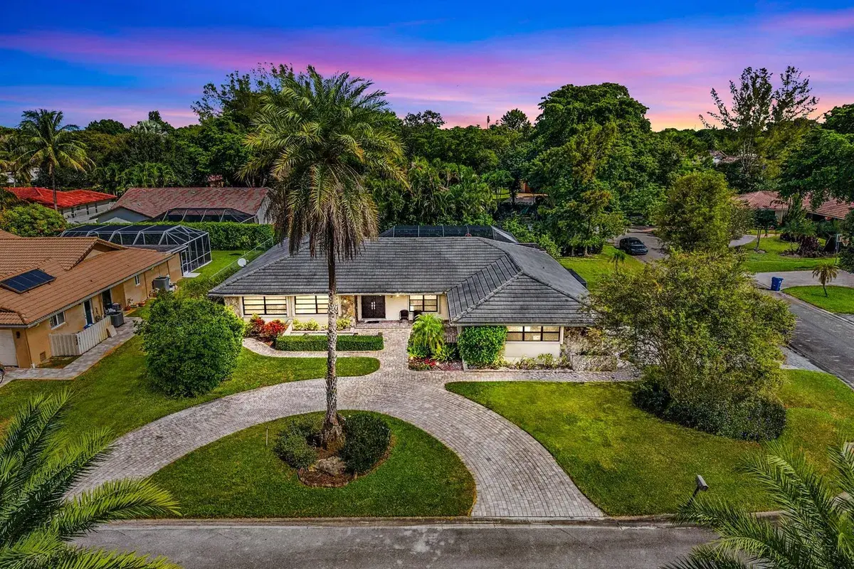 213 NW 94TH Way, Coral Springs FL 33071