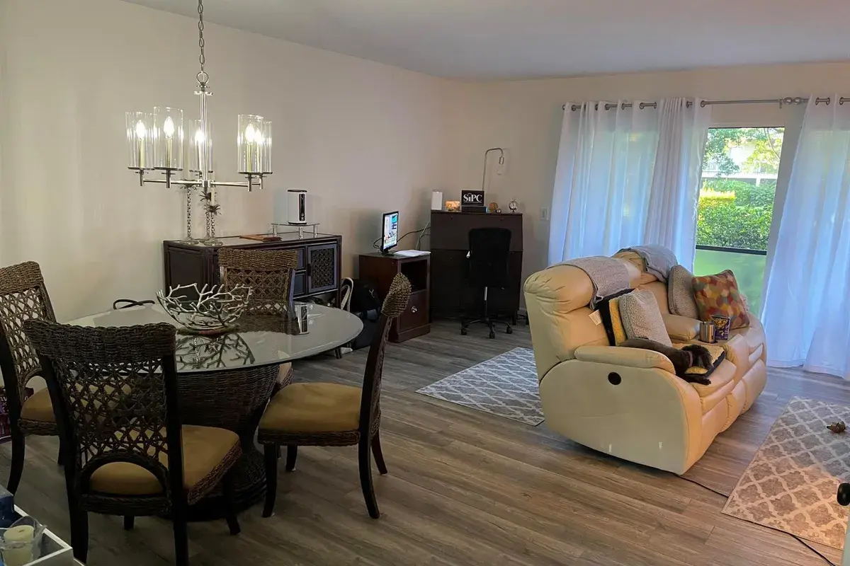 18400 SE Wood Haven Lane # M, Jupiter FL 33469