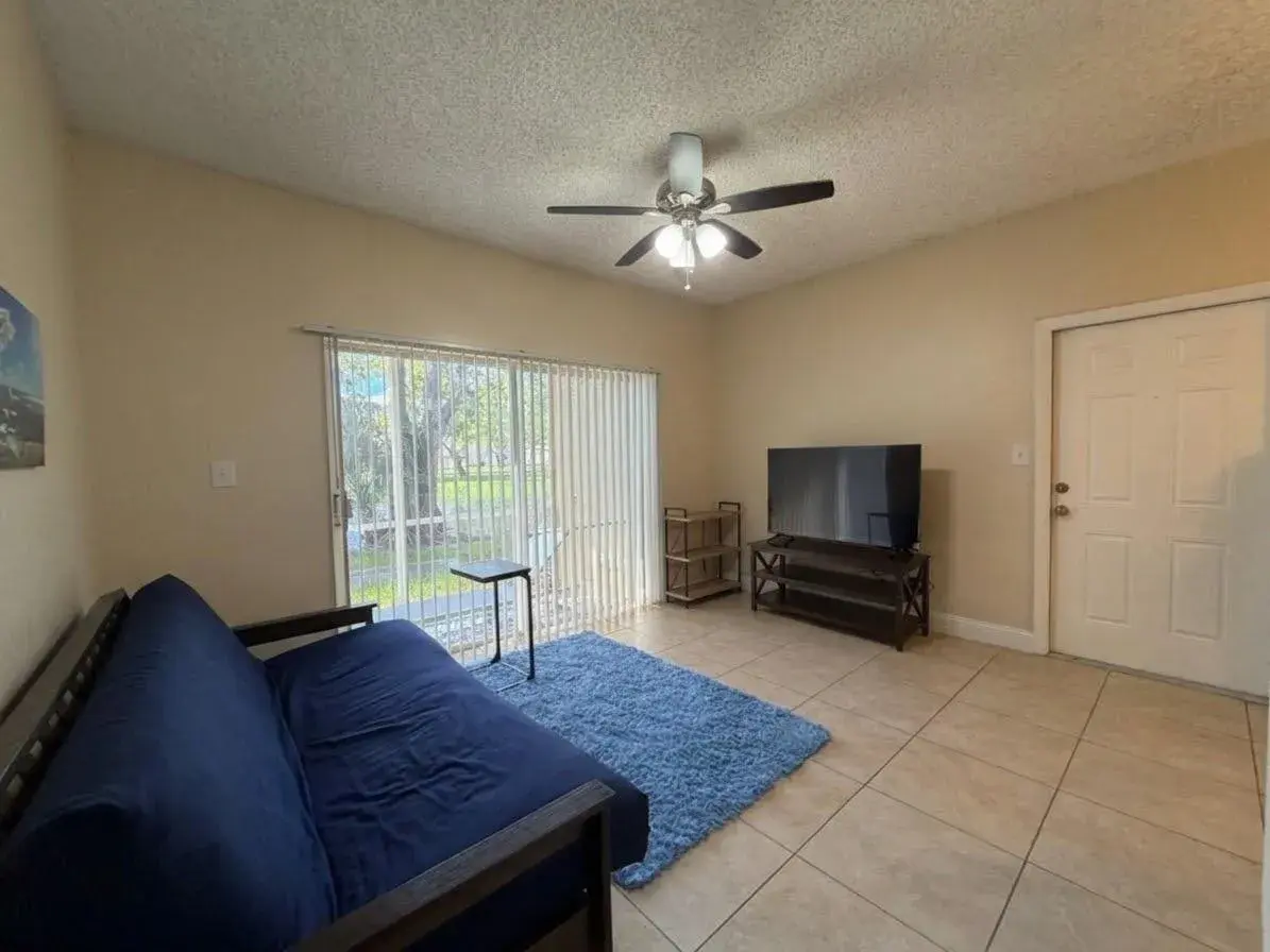 661 Cypress Club Way # F, Deerfield Beach FL 33064