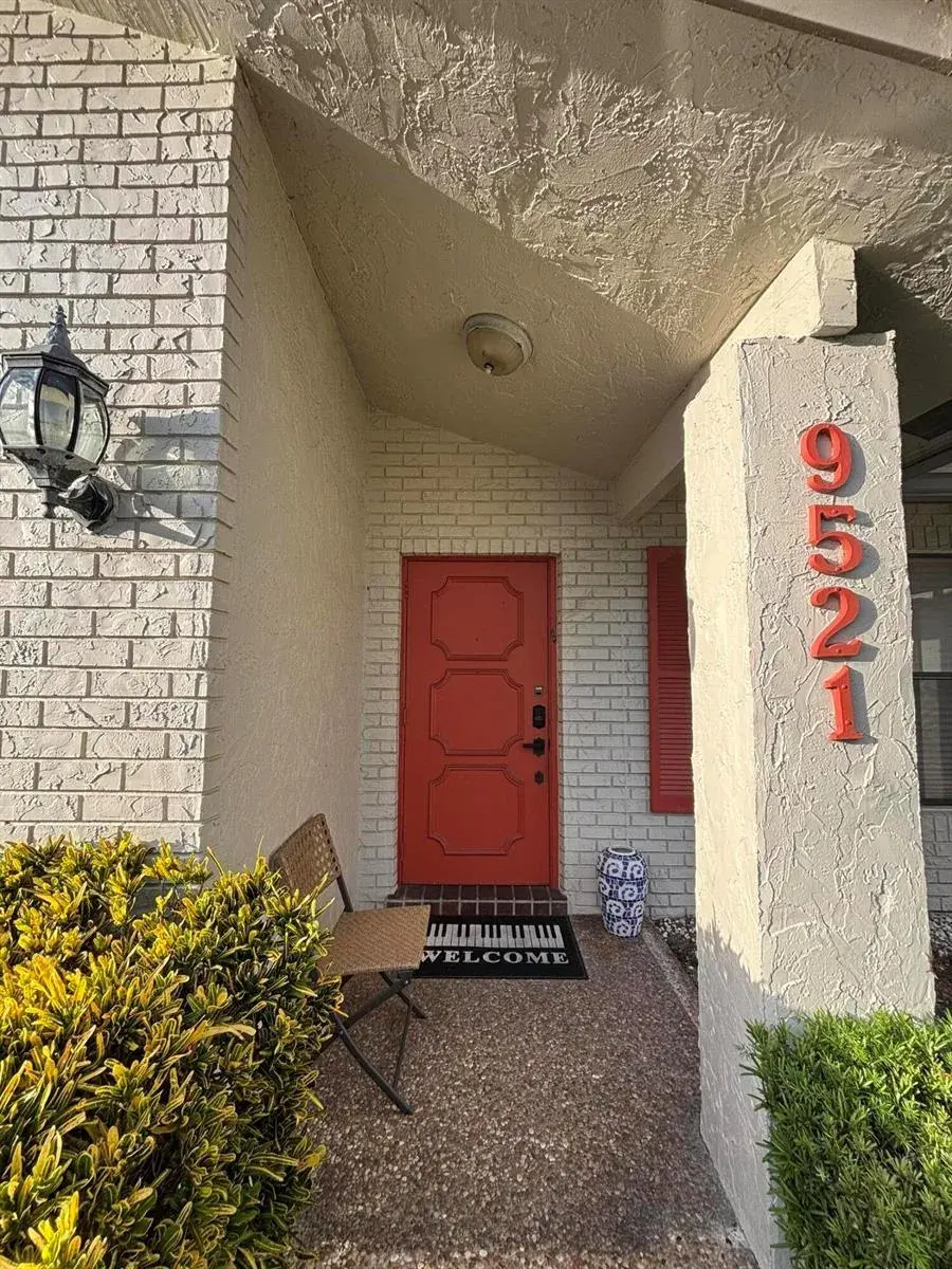 9521 NW 83rd Street, Tamarac FL 33321