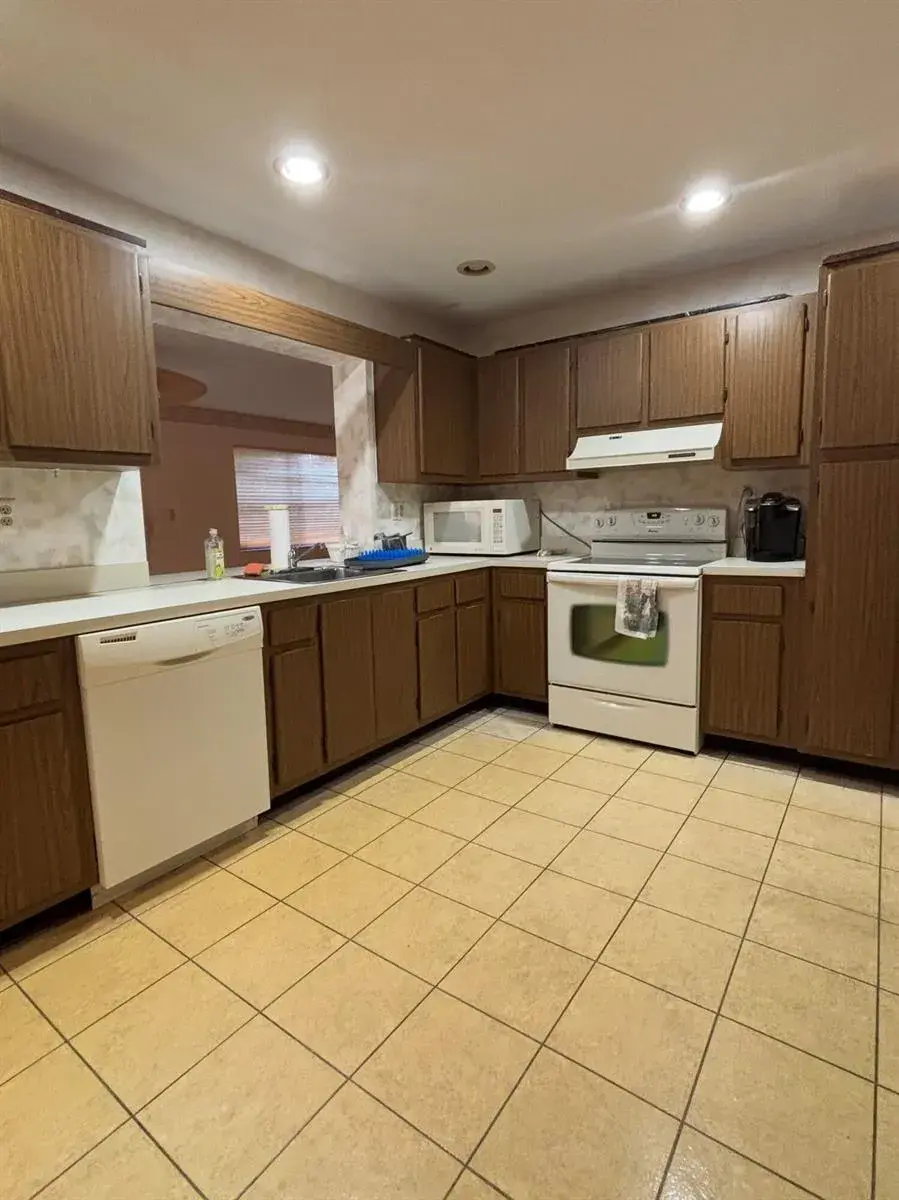 9521 NW 83rd Street, Tamarac FL 33321