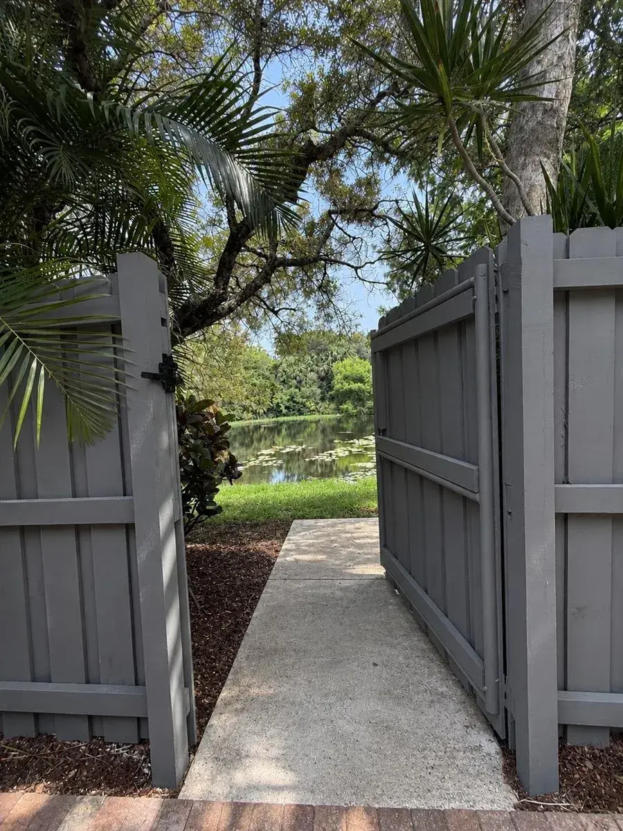 3205 Cocoplum Circle, Coconut Creek FL 33063