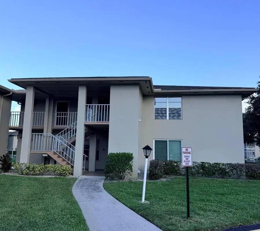 25 Lake Vista Trail # 102, Port St. Lucie FL 34952
