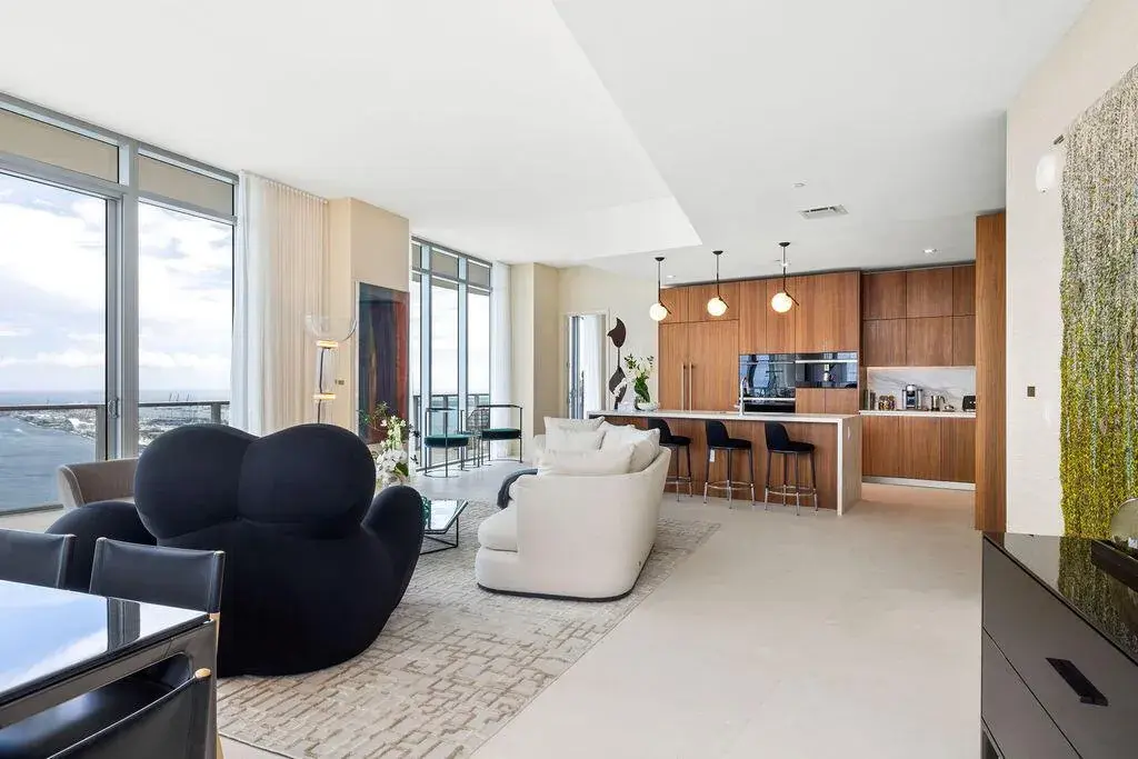 1400 Biscayne Boulevard # 5104, Miami FL 33132