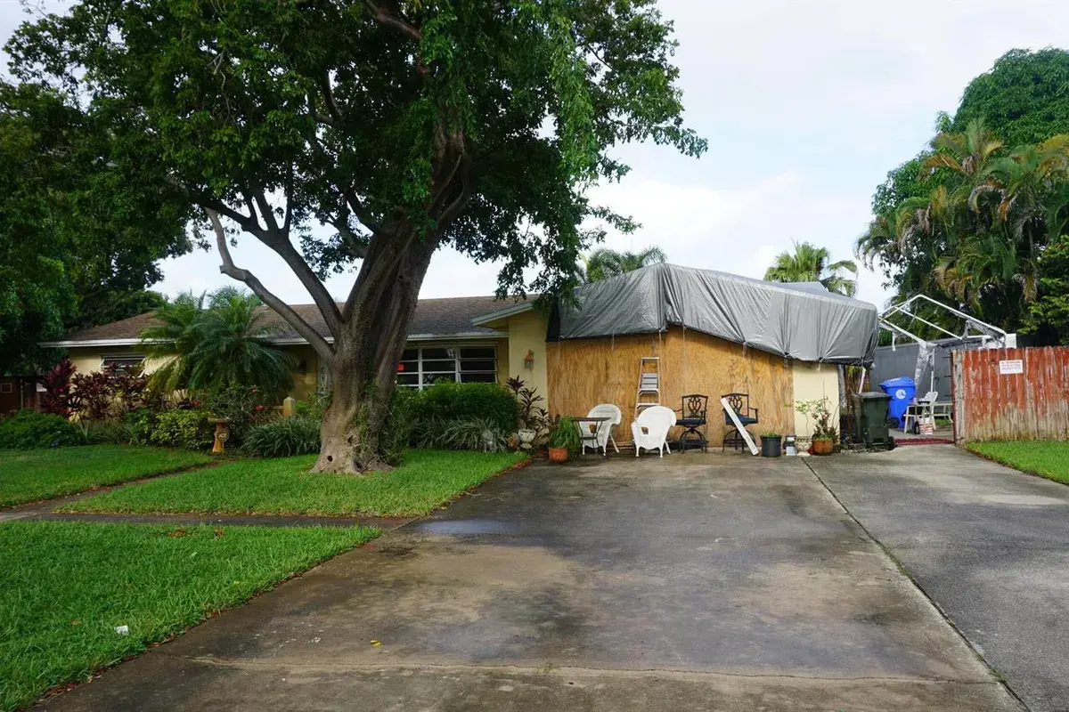 901 PALMETTO Drive, Coconut Creek FL 33066