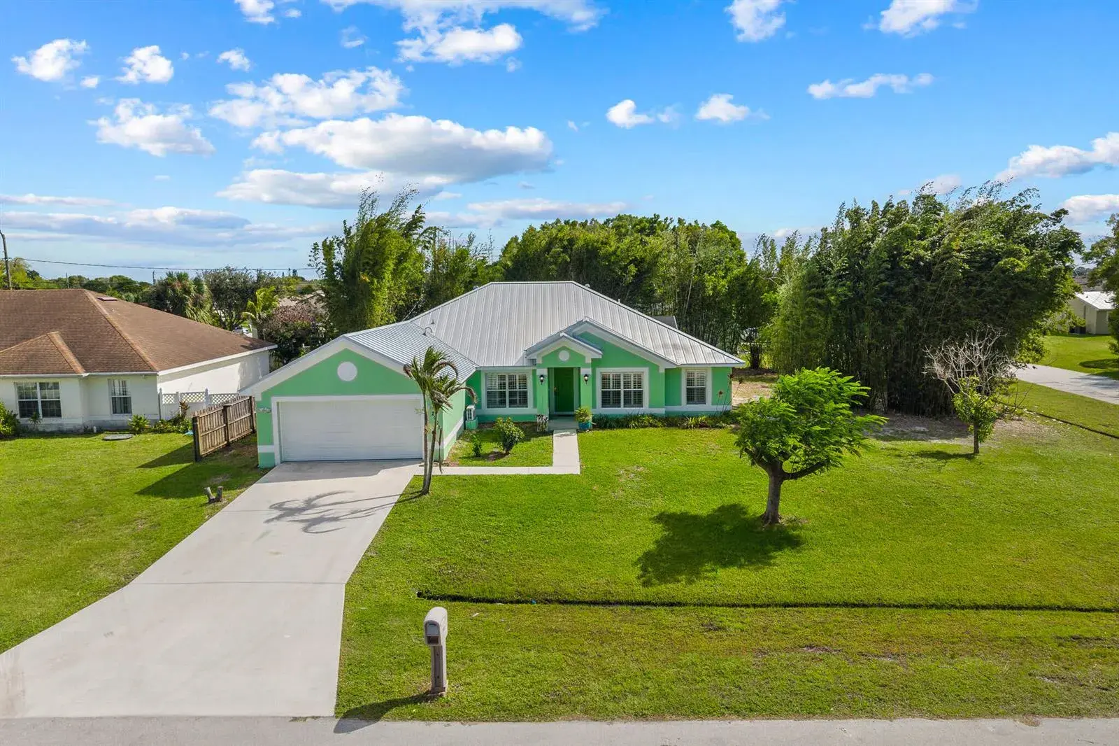 2001 SE Dranson Circle, Port St. Lucie FL 34952