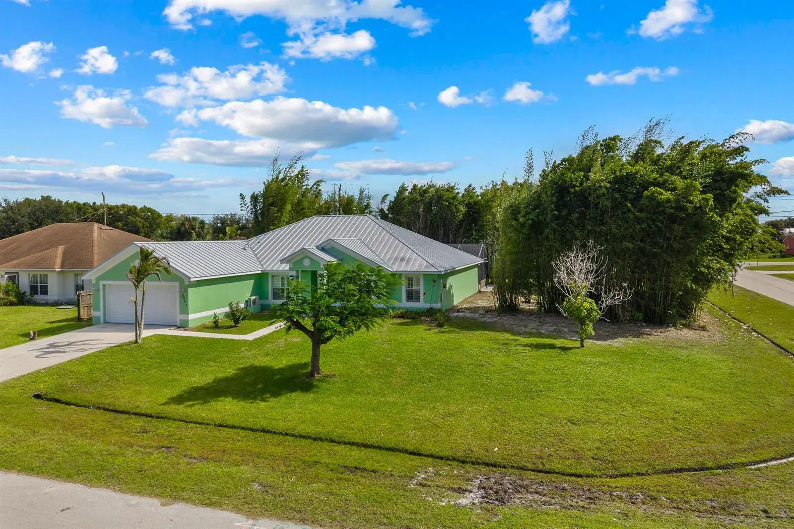 2001 SE Dranson Circle, Port St. Lucie FL 34952