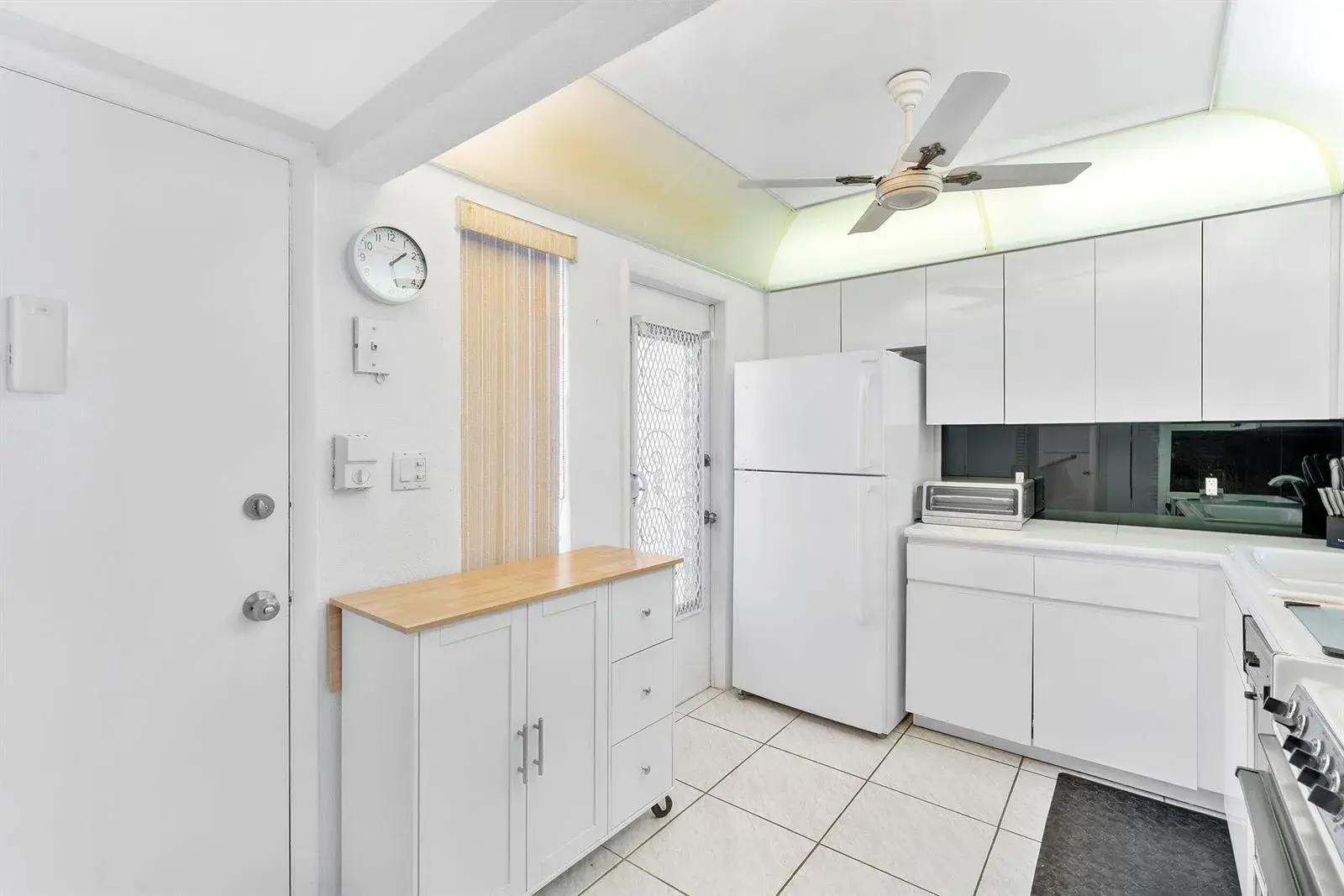 1889 S Ocean Drive # 203, Hallandale Beach FL 33009