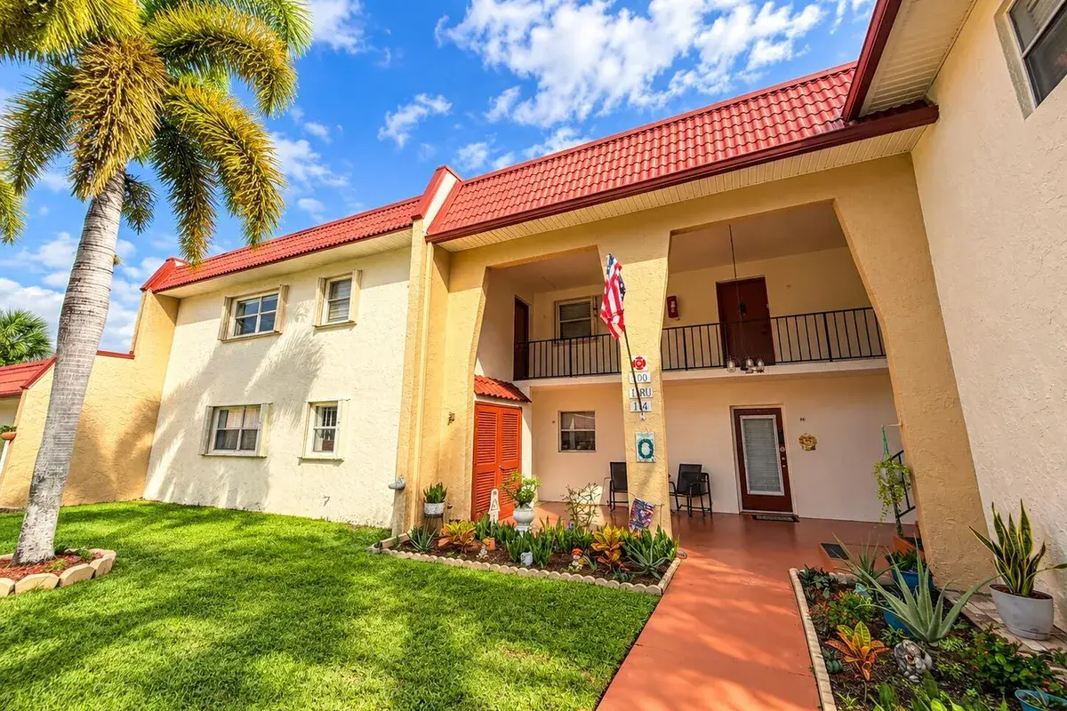 112 LAKE DORA Drive, West Palm Beach FL 33411