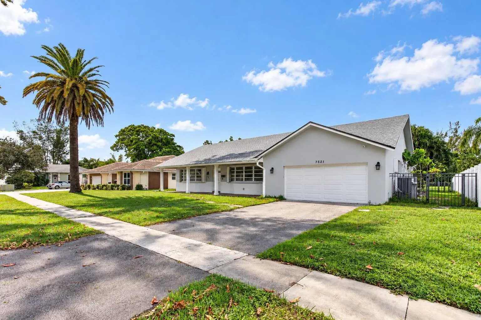 7521 SW 1ST Street, Plantation FL 33317