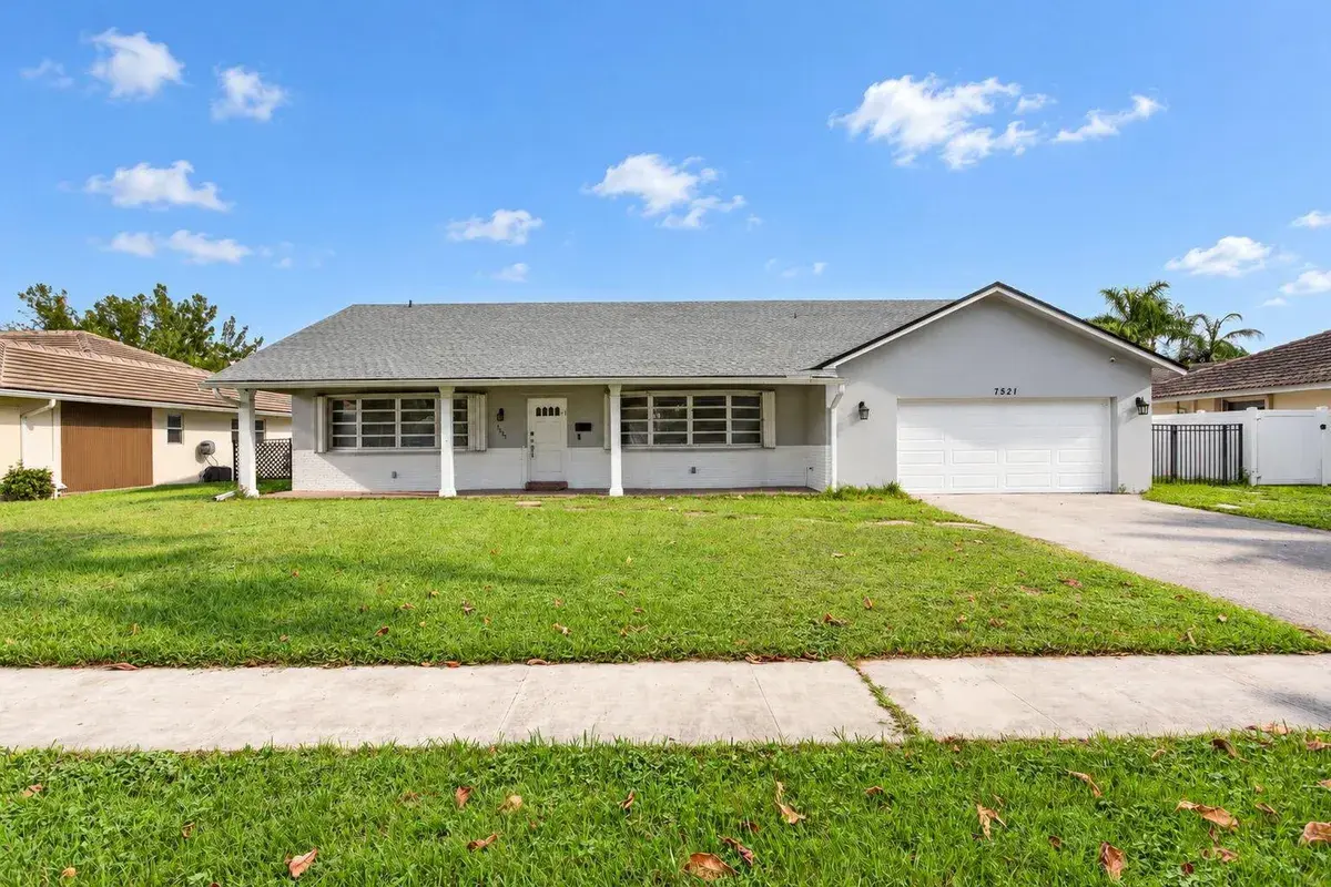7521 SW 1ST Street, Plantation FL 33317