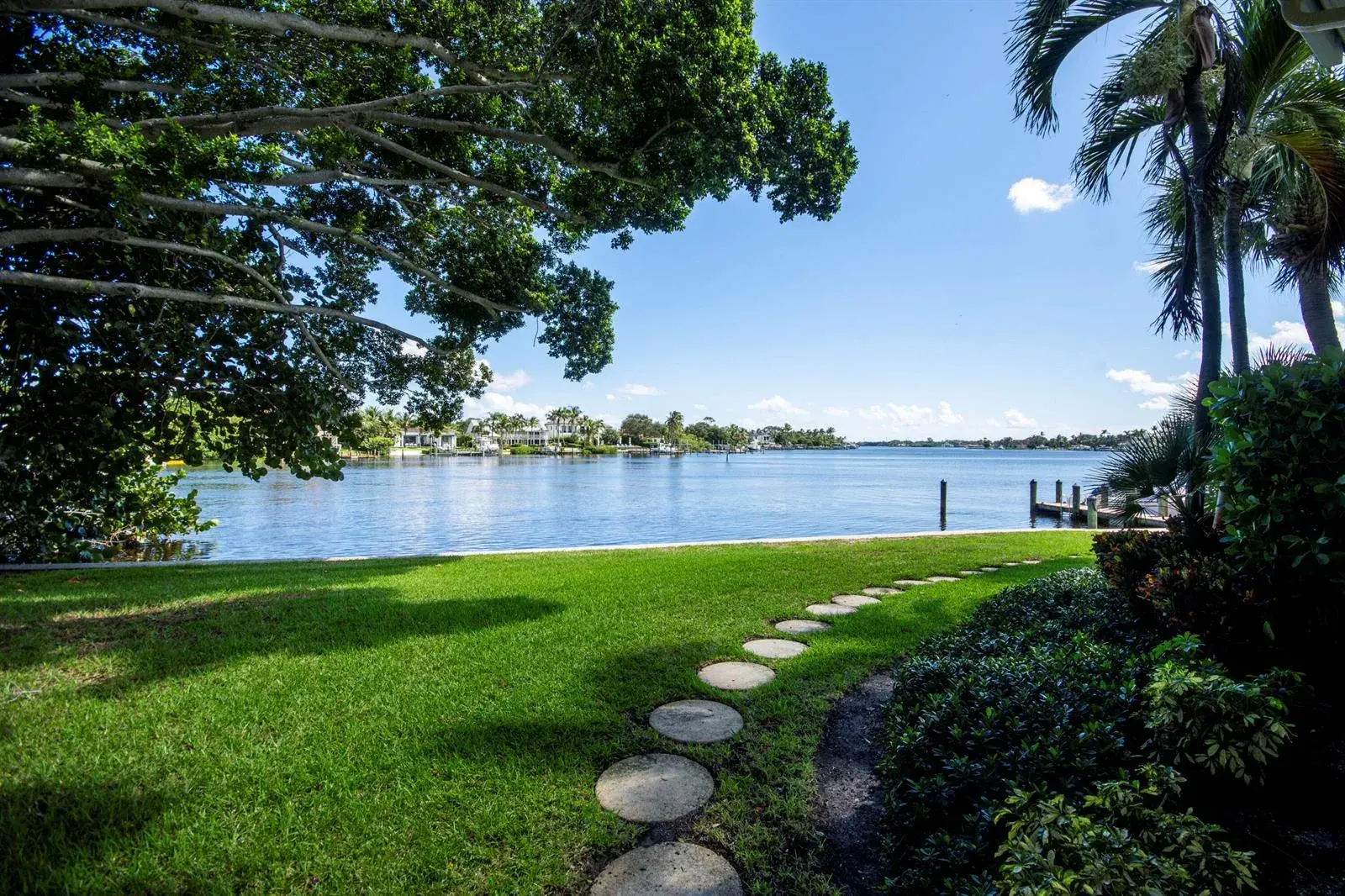 478 Tequesta Drive # 115, Tequesta FL 33469
