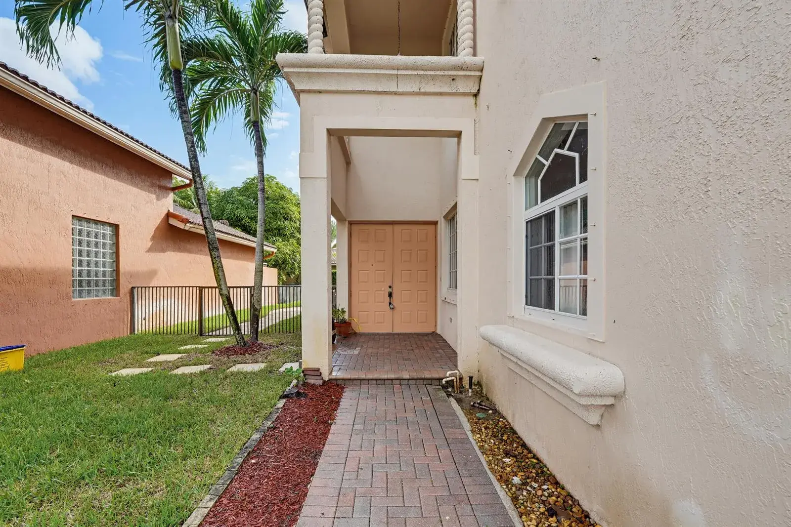 122 SARONA Circle, Royal Palm Beach FL 33411