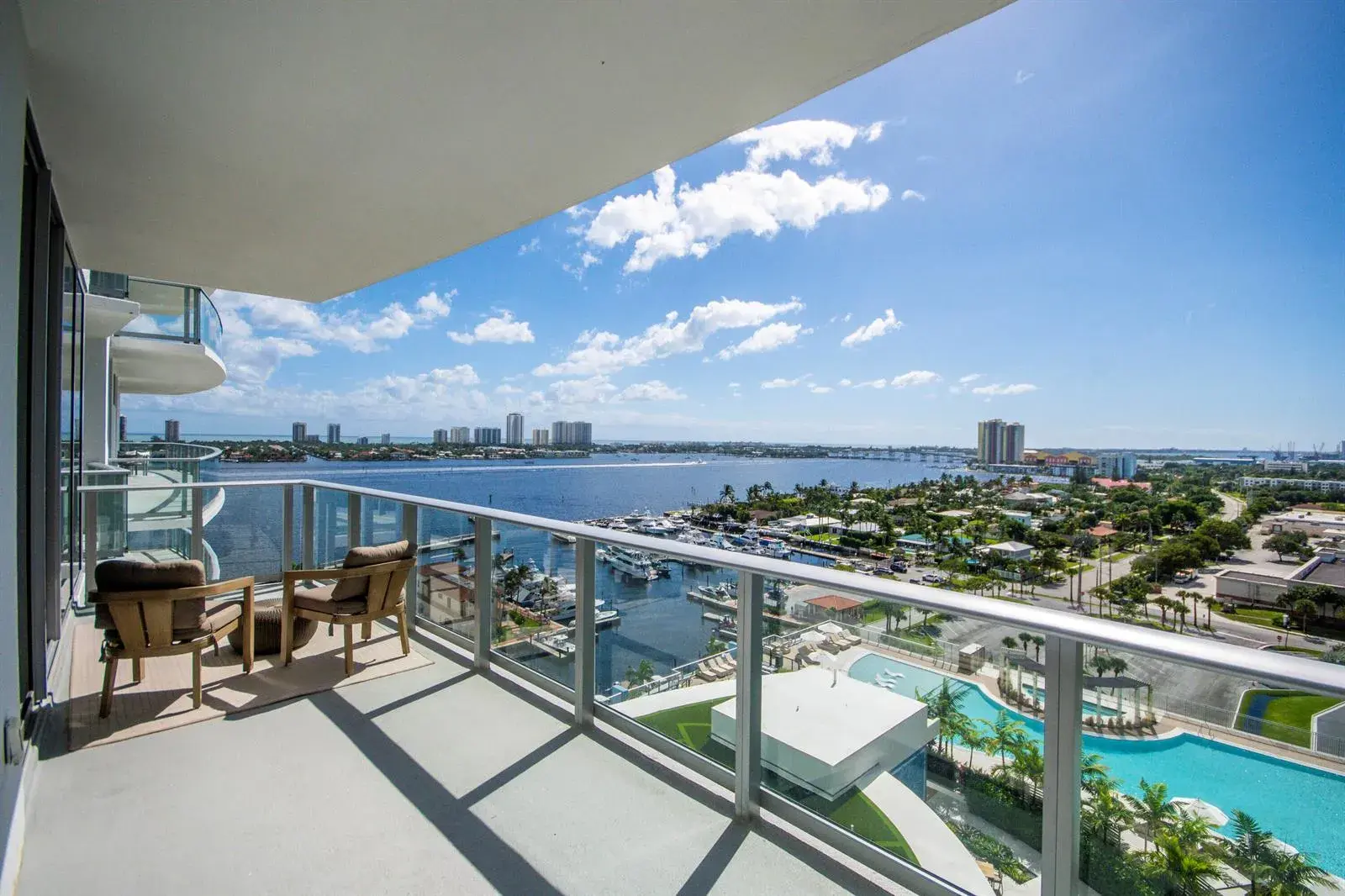 220 Lake Shore Drive # 1207, West Palm Beach FL 33403